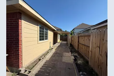8131 Golden Trace Court, Houston, TX 77083 - Photo 32