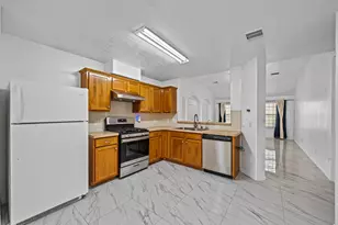 8131 Golden Trace Ct, Houston, TX 77083 - Photo 18