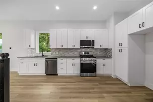891 Lucky St, Houston, TX 77088 - Photo 4