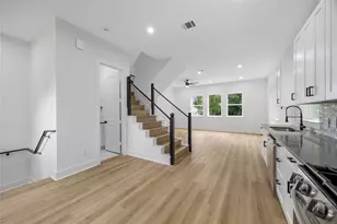 891 Lucky St, Houston, TX 77088 - Photo 6
