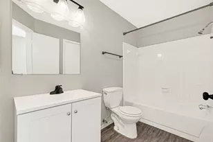 8111 Furlong Ln, Houston, TX 77071 - Photo 10