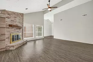 8111 Furlong Ln, Houston, TX 77071 - Photo 4