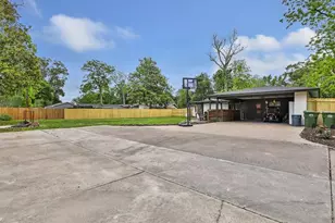 22 Sherwood St, Dayton, TX 77535 - Photo 8