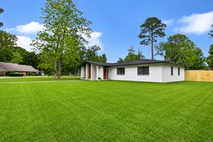 22 Sherwood St, Dayton, TX 77535 - Photo 2