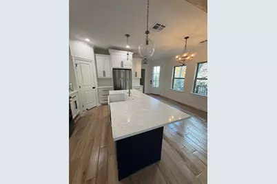 109 Cove Point, Conroe, TX 77356 - Photo 6