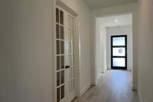 487 Hunters Xing Dr, Sealy, TX 77474 - Photo 4