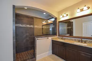 1110 Oakwood Pass, Houston, TX 77043 - Photo 10