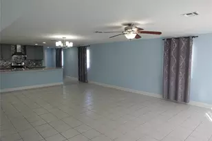 1102 Winnie St, Galveston, TX 77550 - Photo 4