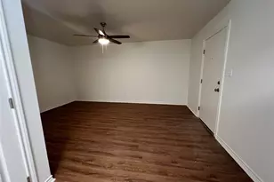 1231 Sycamore Ave, Huntsville, TX 77340 - Photo 2