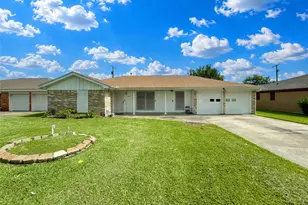 2514 16th Ave N, Texas City, TX 77590 - Photo 2