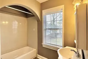 846 W 43rd St, Houston, TX 77018 - Photo 12
