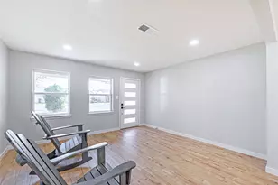 8518 Cedel Dr, Houston, TX 77055 - Photo 4