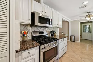 13917 Country Side St, Santa Fe, TX 77517 - Photo 6