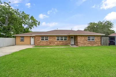 214 Schilling Street, Baytown, TX 77520 - Photo 1