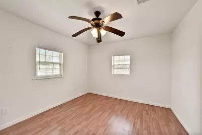 214 Schilling Street, Baytown, TX 77520 - Photo 16