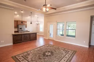 219 Marigold St, Lake Jackson, TX 77566 - Photo 4