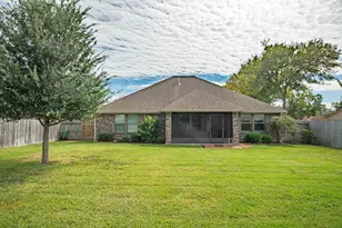 219 Marigold St, Lake Jackson, TX 77566 - Photo 24