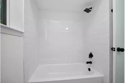 311 Crest Hill Drive, Conroe, TX 77301 - Photo 36