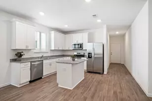 14878 Peach Blossom Dr, Conroe, TX 77302 - Photo 4