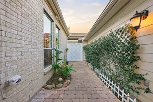 2838 Misty Heath Ln, Houston, TX 77082 - Photo 4