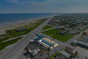 1102 8th St, Galveston, TX 77550 - Photo 2