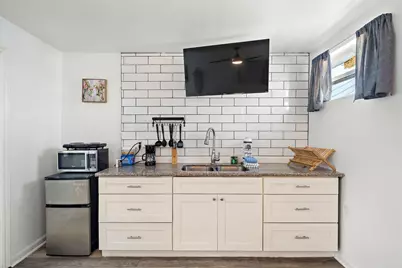 1102 Eighth Street, Galveston, TX 77550 - Photo 14