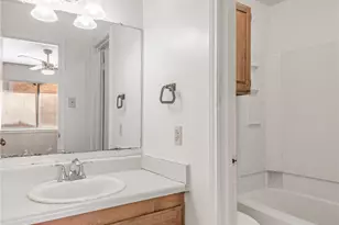 2404 Sycamore Ave, Huntsville, TX 77340 - Photo 22