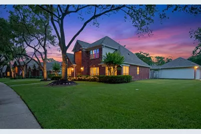 1919 Oakhurst Parkway, Sugar Land, TX 77479 - Photo 2