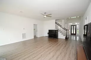 1919 Oakhurst Pkwy, Sugar Land, TX 77479 - Photo 4