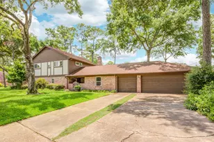 10902 Brentway Dr, Houston, TX 77070 - Photo 2