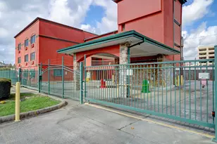 1025 Swanson St, Houston, TX 77030 - Photo 2