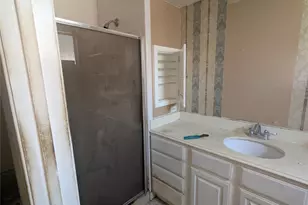 11623 W Bellfort Ave, Houston, TX 77099 - Photo 8