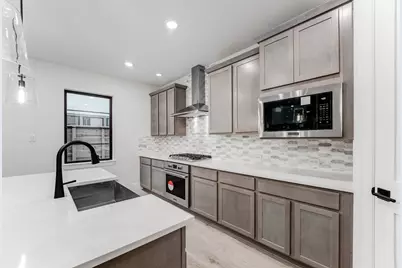 12018 Royal Oaks Banner Way, Houston, TX 77082 - Photo 8