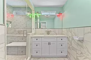 303 Tahiti Rd, Tiki Island, TX 77554 - Photo 16