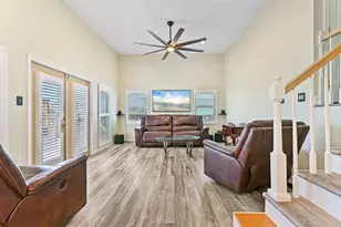 303 Tahiti Rd, Tiki Island, TX 77554 - Photo 14