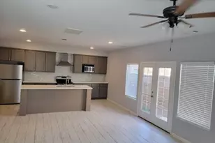 8203 Oak Knoll Ln, Houston, TX 77028 - Photo 4