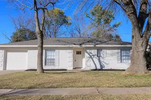 1106 Twin Falls Rd, Houston, TX 77088 - Photo 1