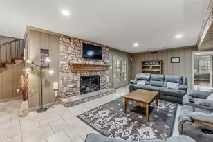 1100 Broadmoor Dr, Bryan, TX 77802 - Photo 8