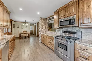 1100 Broadmoor Dr, Bryan, TX 77802 - Photo 14