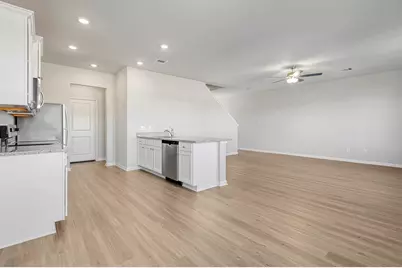 8202 Burnt Orchid Drive, Houston, TX 77016 - Photo 4