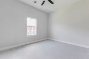 8405 Folkstone Ln, Houston, TX 77075 - Photo 22