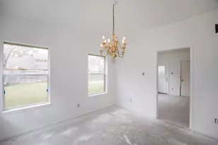 1627 Mabry Mill Rd, Houston, TX 77062 - Photo 10