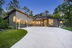 1905 Post Ridge Dr, Conroe, TX 77304 - Photo 2