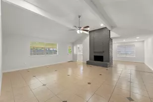12402 Jaguar Dr, Houston, TX 77477 - Photo 6