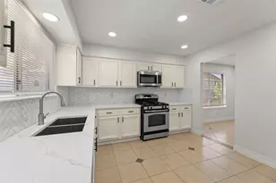 12402 Jaguar Dr, Houston, TX 77477 - Photo 10