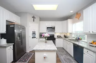 9805 Sunnycoast Ln, Pearland, TX 77584 - Photo 10