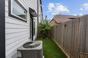 857 Fisher St, Houston, TX 77018 - Photo 32