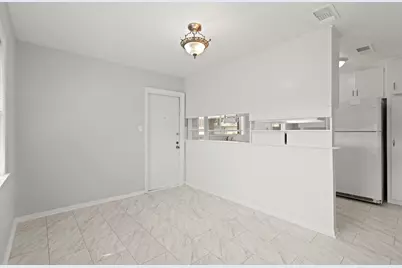 1409 Conrad Sauer Drive, Houston, TX 77043 - Photo 10