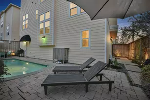 1202 W 25th St, Houston, TX 77008 - Photo 14
