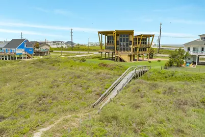 21127 W Sand Hill Drive, Galveston, TX 77554 - Photo 4